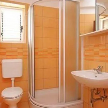 Kleines Emil Vanily By Interhome Daire Murter