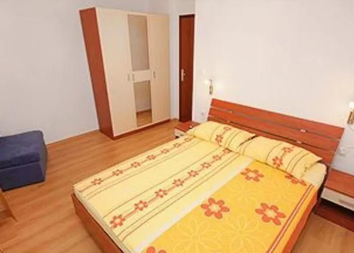 Kleines Emil Vanily By Interhome ムルテル